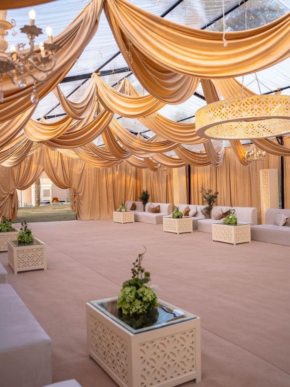 Main Decor